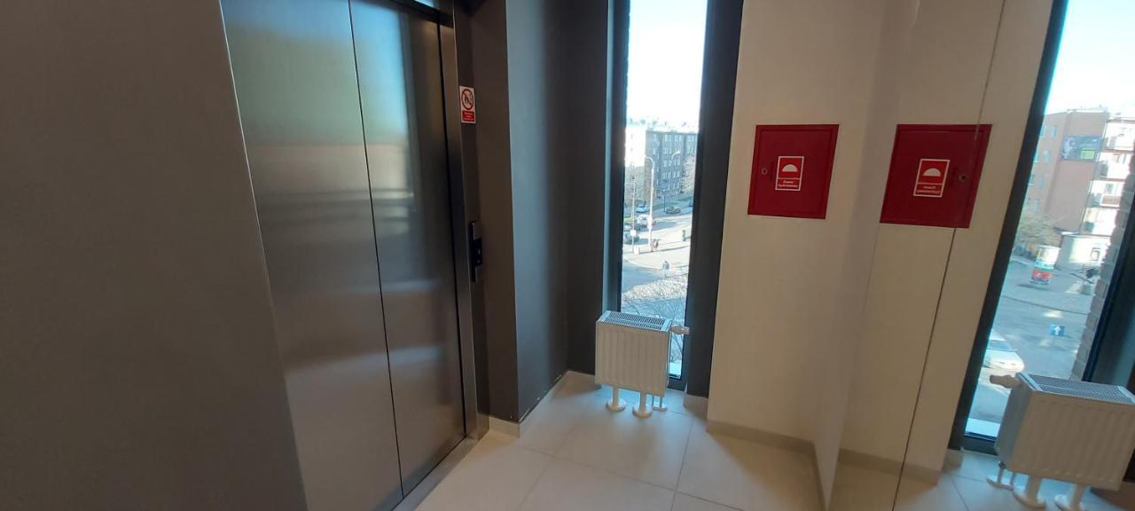 Central Apartments Ogrody 2 & Parking غدانسك المظهر الخارجي الصورة